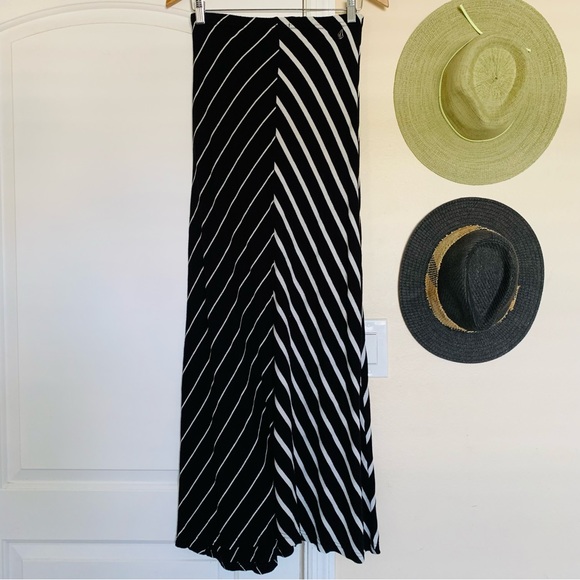 Volcom Women's Black & White Stripe Full Length Maxi Skirt | Size: S - Picture 6 of 7